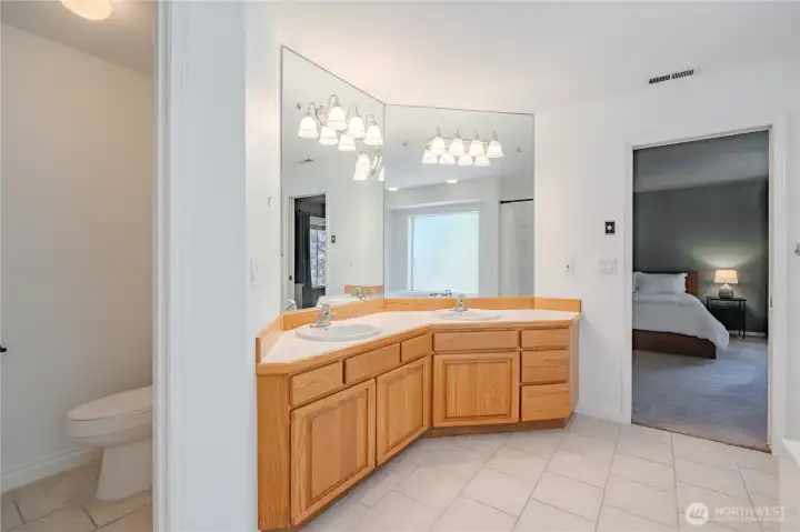 Bathroom, Attached- Double Sinks