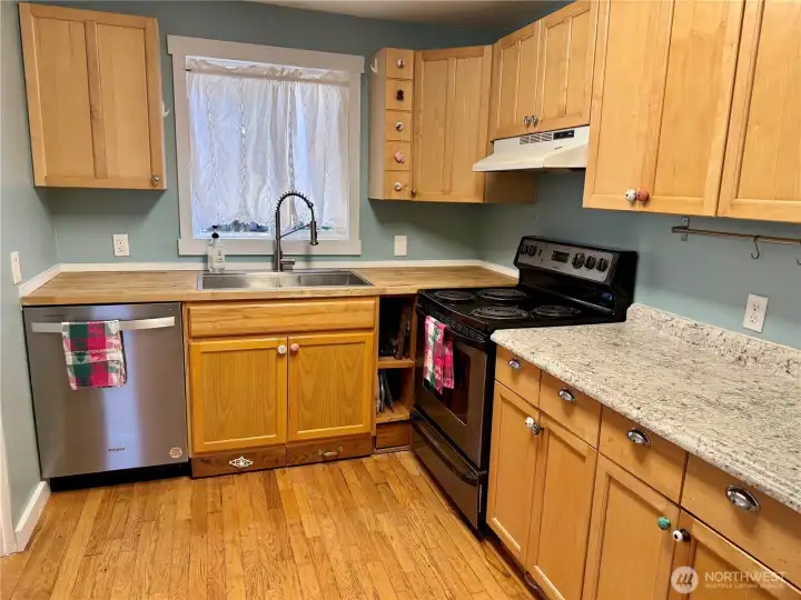 Fresh paint, new sink,Dishwasher new in 2025, stove,stay as a convenience to the buyer.