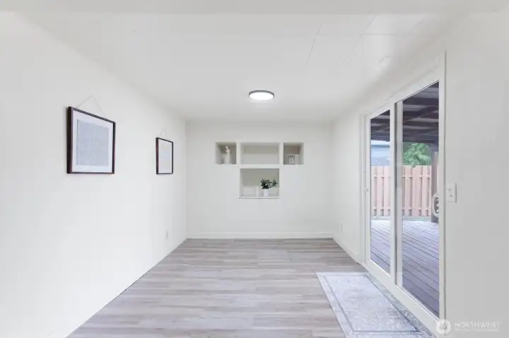 Dining Room/Office/Bonus Room Dining Room/Office/Bonus Room