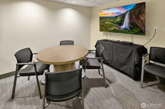 Separate conference room that can be reserved.