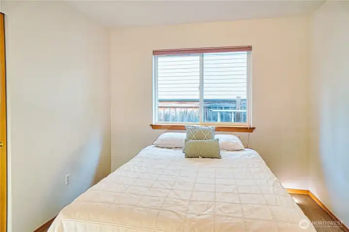 2nd bedroom