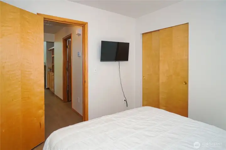 2nd bedroom