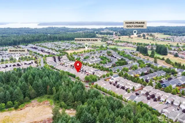 2 Parks and a Golf course all within minutes away
