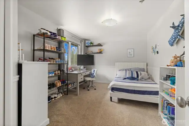 This large room also has a walk-in closet.