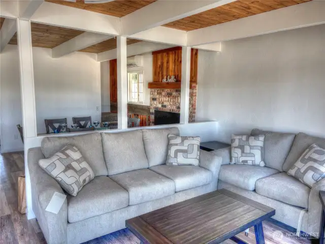 Panoramic View Living Rooom 2