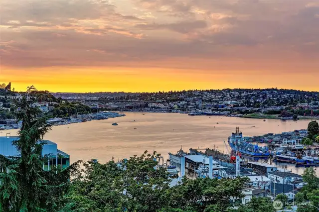 The best way to end the day with spectacular sunset views across Lake Union, Queen Anne Hill to Puget Sound