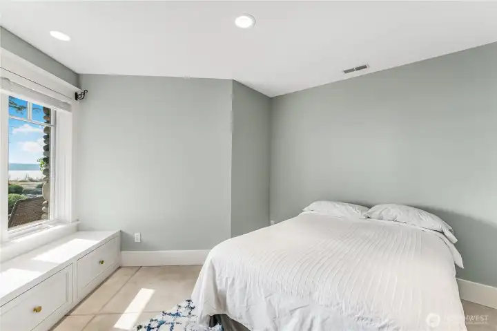 Third bedroom.