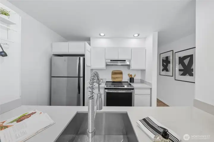 Great kitchen with brand new range.