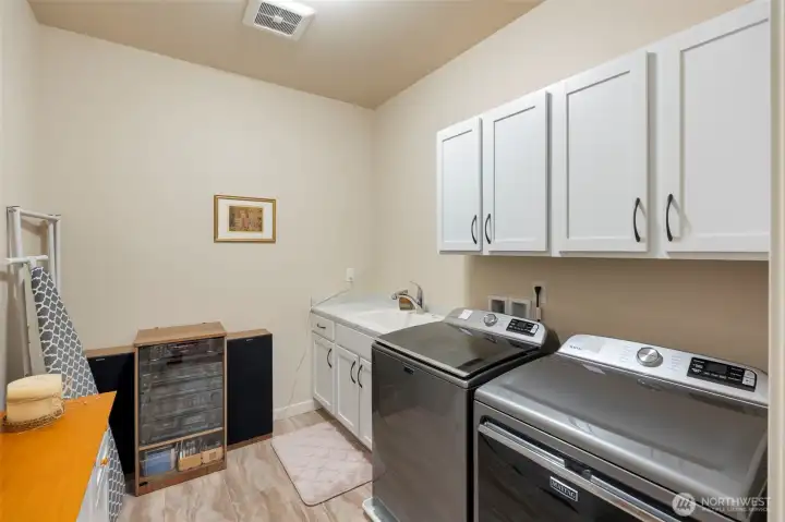 Laundry room w/ sink