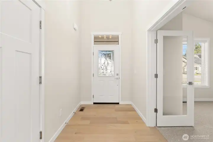 Spacious entryway
