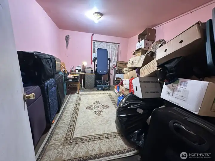 Downstairs Bedroom RIGHT.