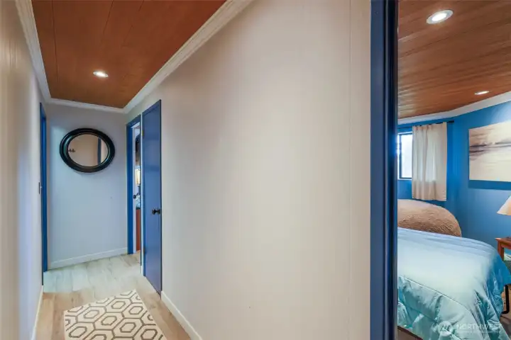Hallway to the bedrooms