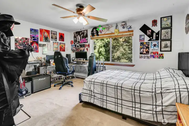 Upstairs Guest Bedroom (2)