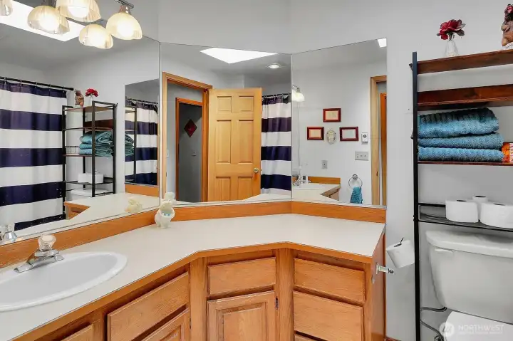 Upstairs Guest Full Bathroom