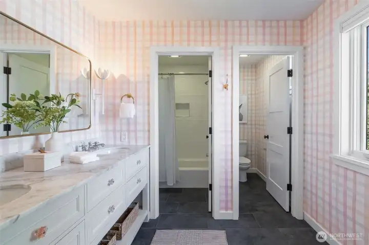 Full bathroom for upstairs bedrooms