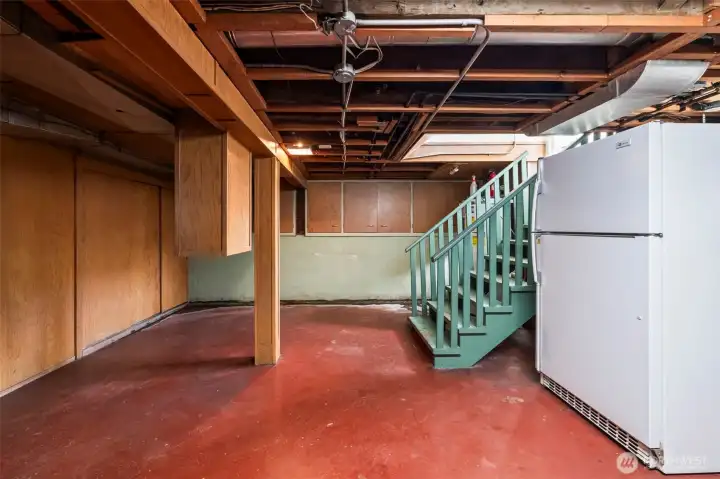 Massive Unfinished Basement: Boasting 1,199 sq. ft. of potential, this expansive basement provides endless storage or the opportunity to create a custom workshop, gym, or additional living space.