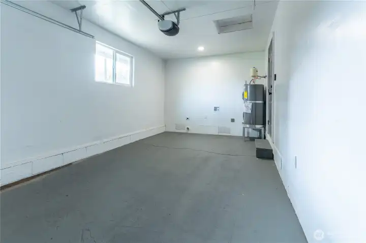 The garage is very clean!