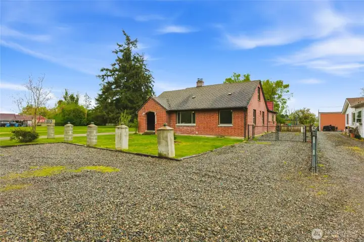 So much room for parking!