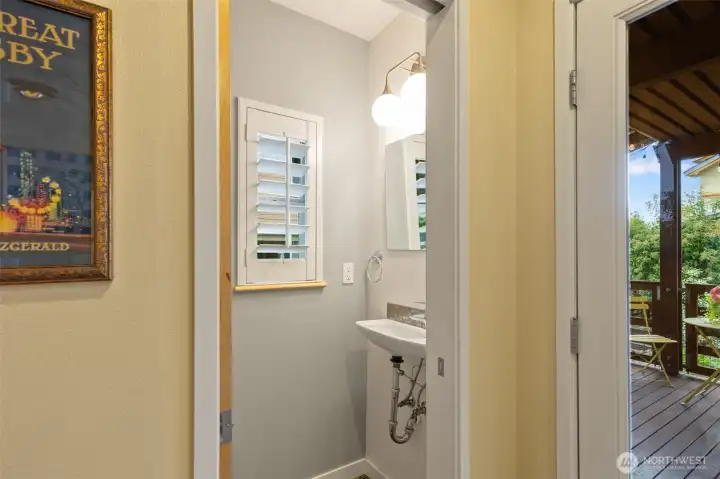 Powder room on the main.