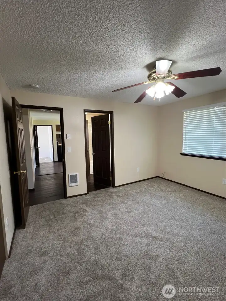 1523 Primary Bedroom w Door to Full Bathroom