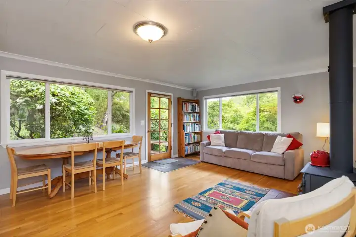 Light and bright thanks to large windows