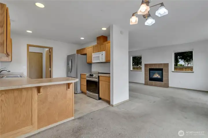 Kitchen with eating bar ~