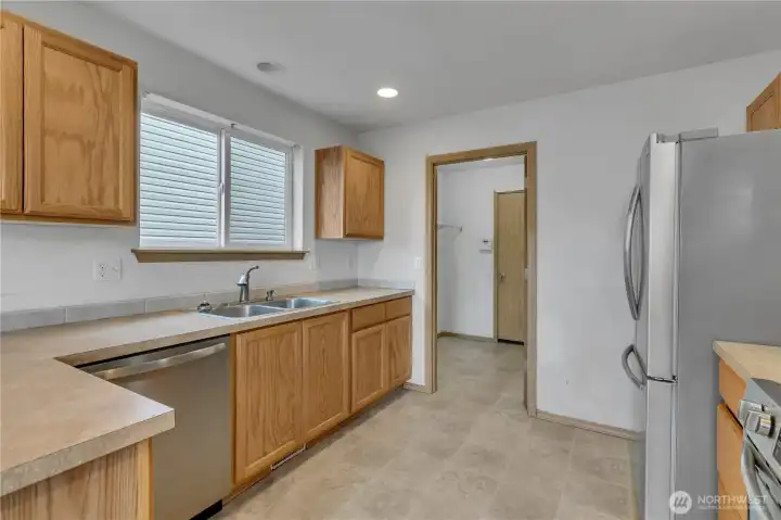 Laundry room/garage entry just off the kitchen ~