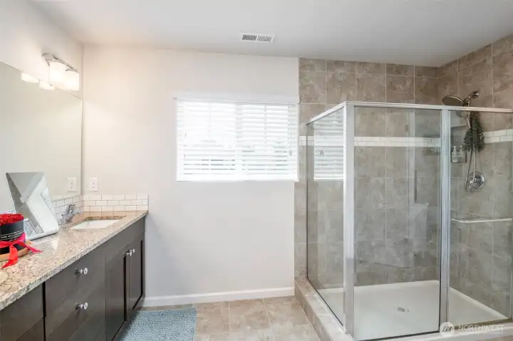 Another look at the shower.
