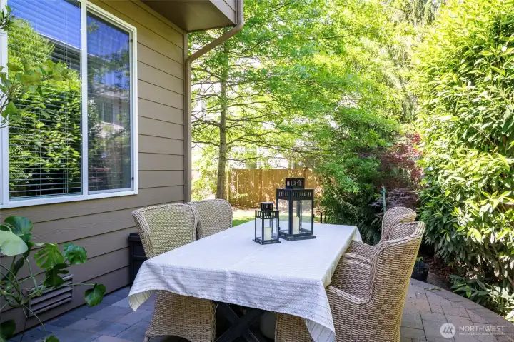 Mature landscaping, easy to maintain.