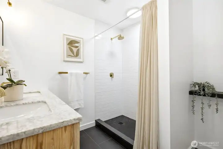 Primary Ensuite Bathroom Primary Ensuite Bathroom
