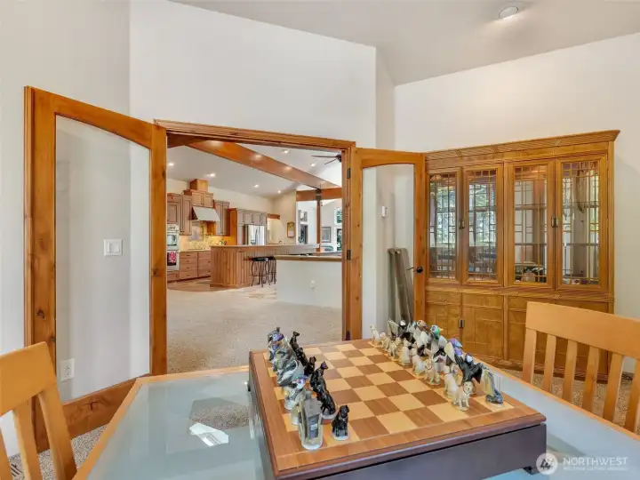 Additional office space, workout room, bedroom, etc. to the right of the entrance. Additional office space, workout room, bedroom, etc. to the right of the entrance.