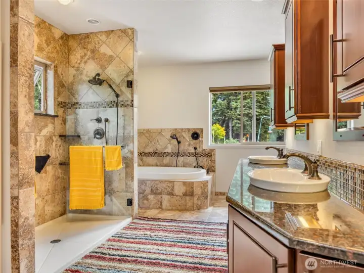 Luxurious soaking tub creates a true spa experience. Luxurious soaking tub creates a true spa experience.