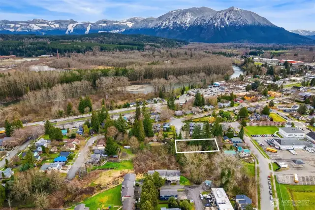 6,000 sq/ft lot in downtown Snoqualmie
