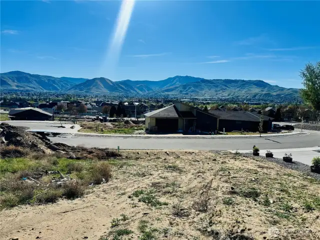 View of the Wenatchee Mountains