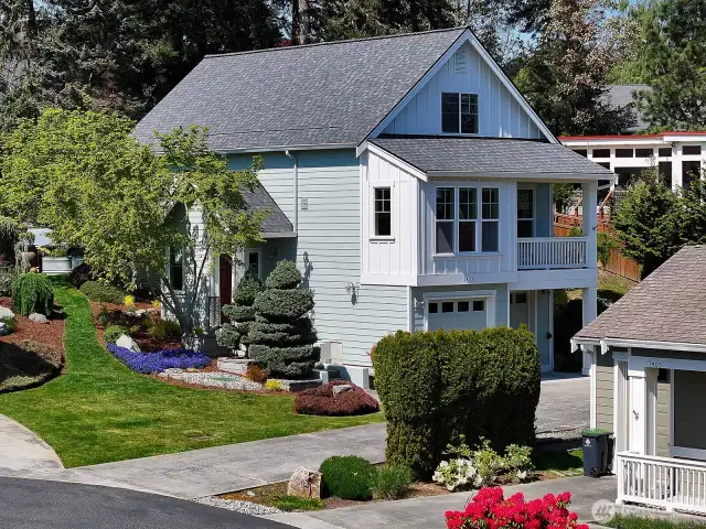 Your HOA fees ($326/yr) include year round professional landscaping. You will appreciate the attention to detail and beauty that is consistent throughout The Bungalows.