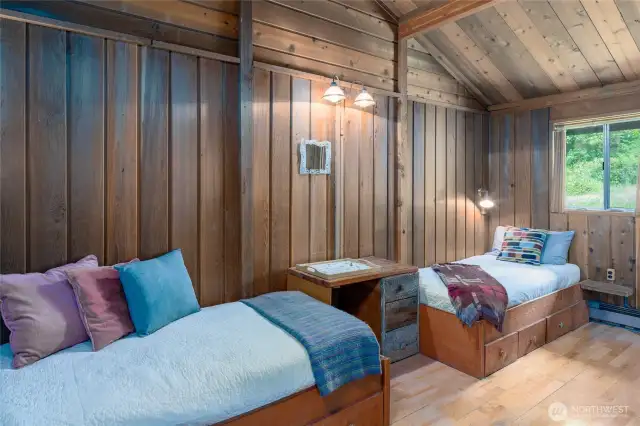 Second bedroom.