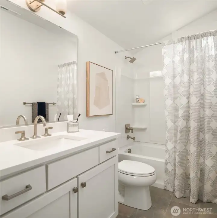 Photos are of a furnished Daisy for demonstration purposes only. Surfaces and finishes may differ.
