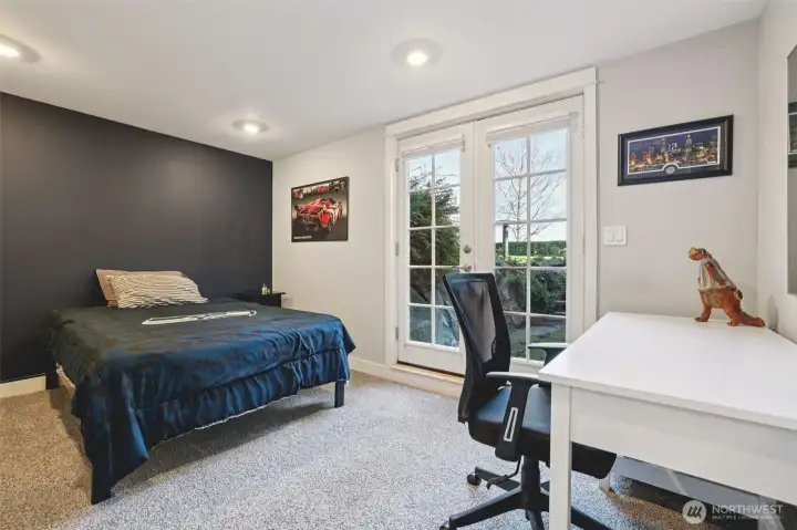 3rd bedroom with level walk-out