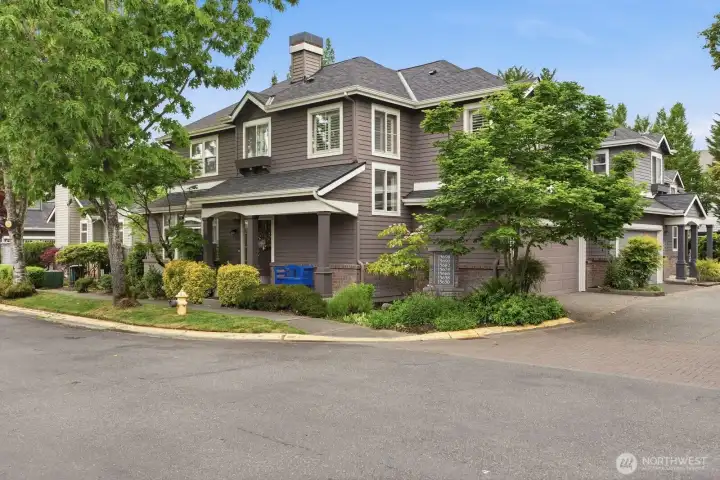 Sought after Windwood Village at Bella Bottega, this detached townhome lives like a single family home. Sought after Windwood Village at Bella Bottega, this detached townhome lives like a single family home.