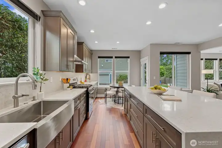 Gorgeous stainless steel farmhouse sink!