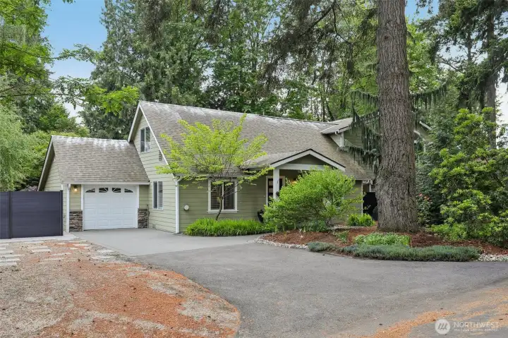 Cottage garage