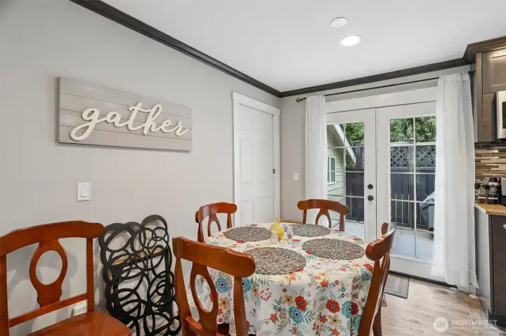 Cozy eating space
