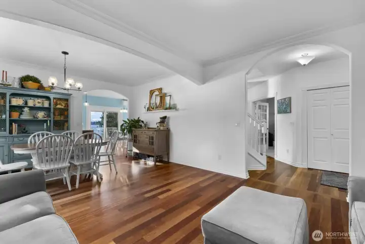 Open floor plan Seamless room flow Open floor plan Seamless room flow