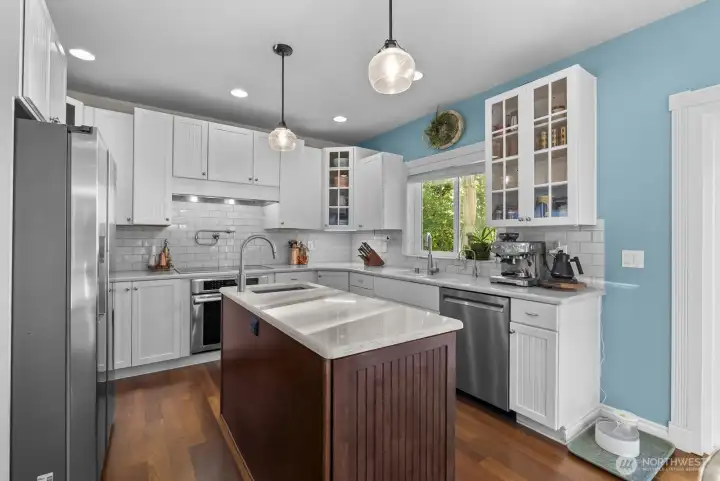 Granite island & sink Designed for gathering Granite island & sink Designed for gathering