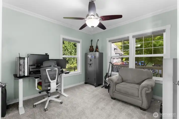 Private home office bright and comfortable Private home office bright and comfortable