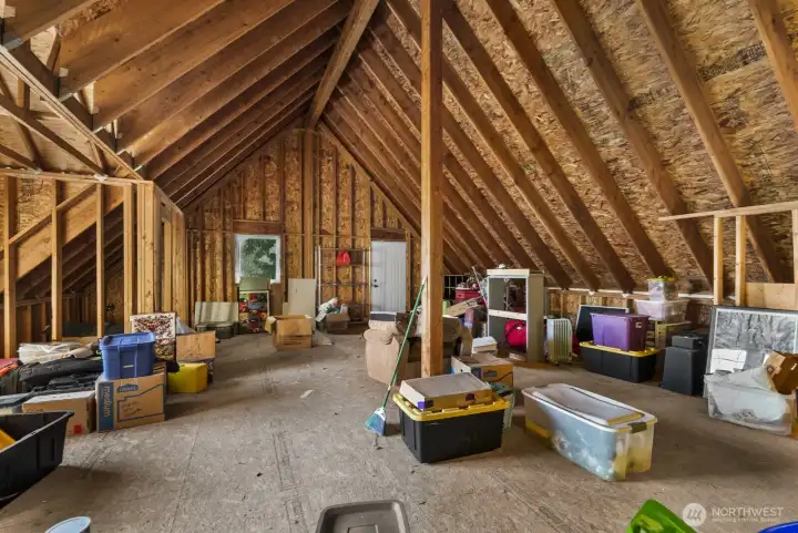 Qlty construction vaulted 20'+ ceilings, Qlty construction vaulted 20'+ ceilings,
