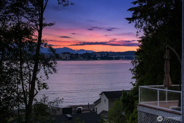 Twilight over the Sound A view to treasure Twilight over the Sound A view to treasure