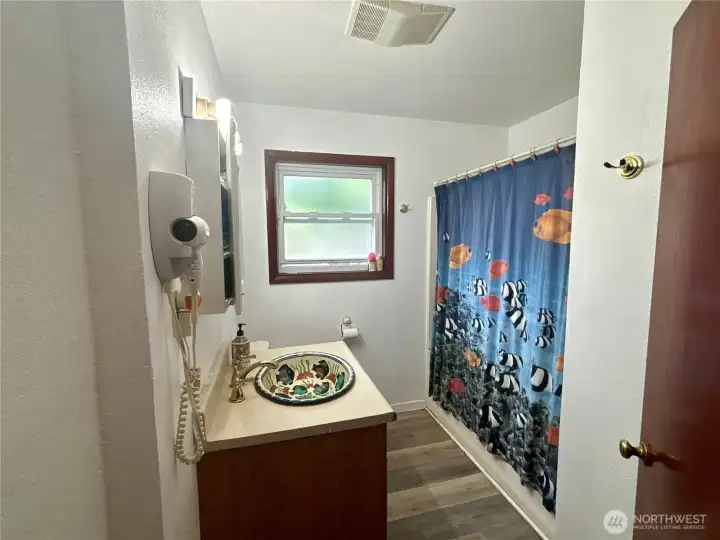 2nd Bathroom