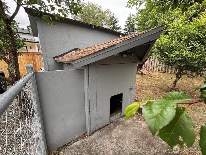 Dog house