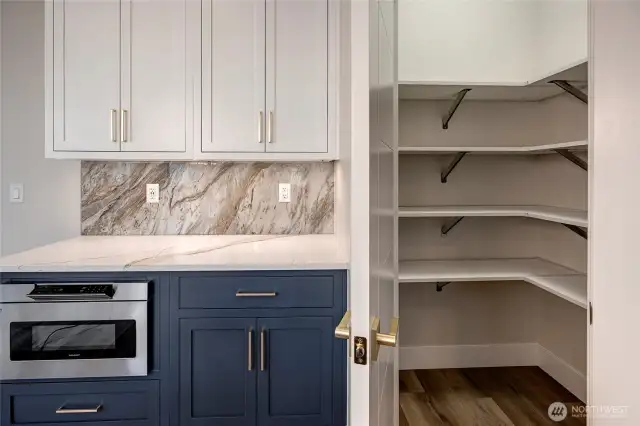 (Different unit, floor plan, & color scheme)